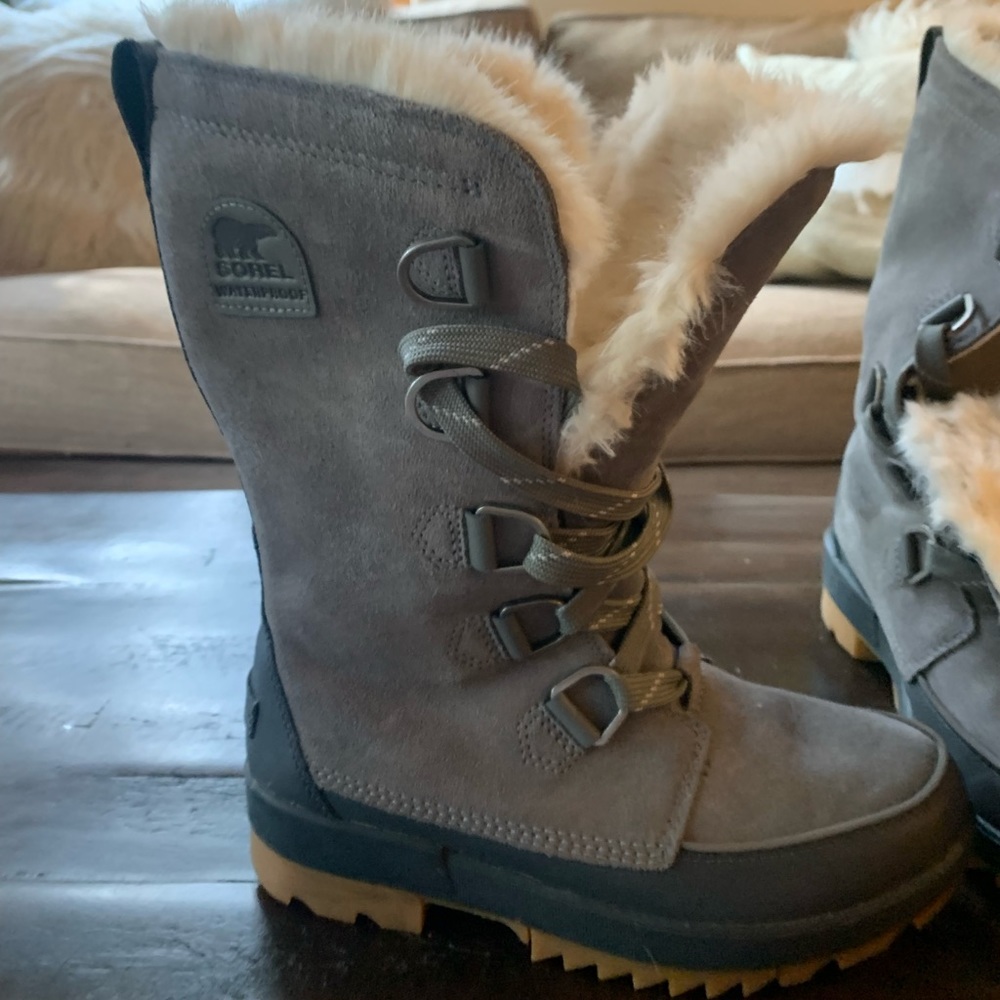 BRAND NEW Fur Women’s Sorel Winter Boots